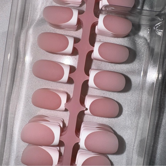 BTArtBox Nails X-Coat Tips Pink French Manicure Short Square - Picture 8 of 9